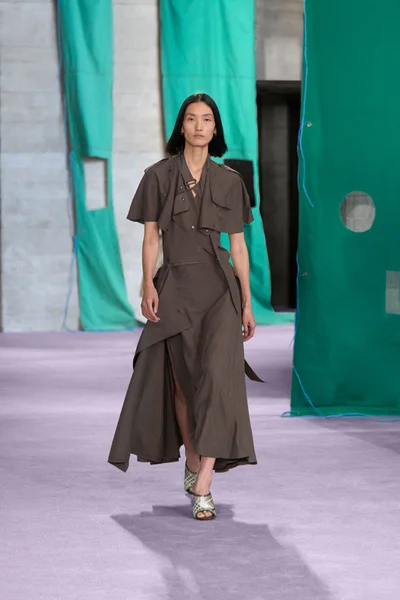 Look 3